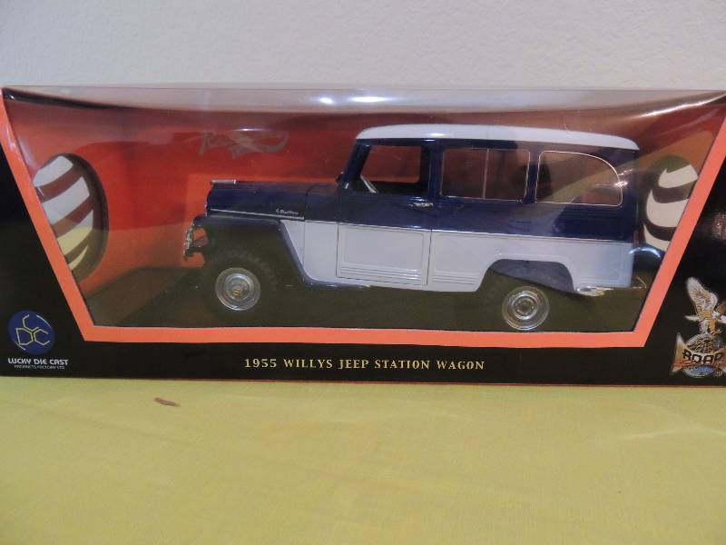 lot 272 image: COLLECTABLE
