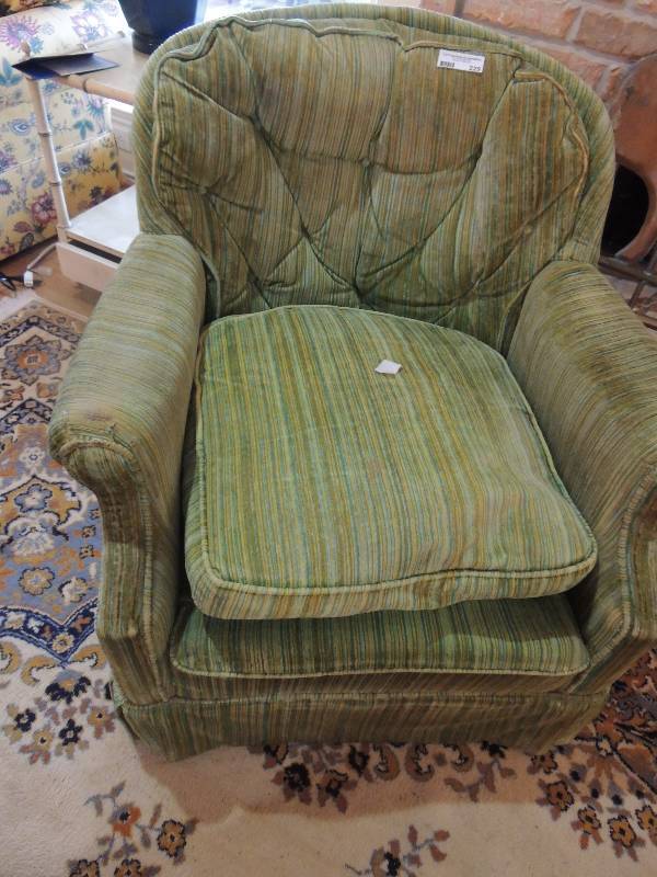 lot 229 image: Baker Furniture