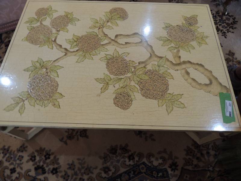 lot 231 image: Baker Furniture
