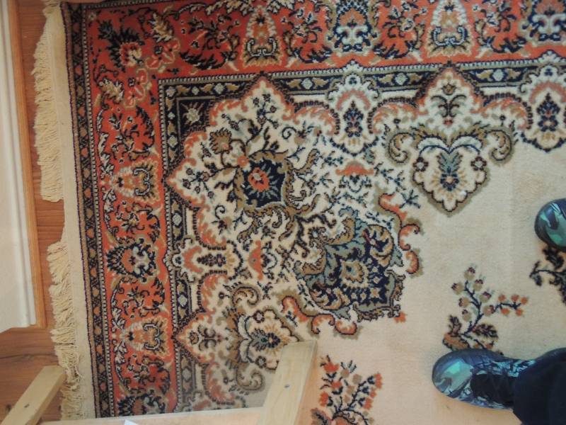 lot 5 image: RUGS