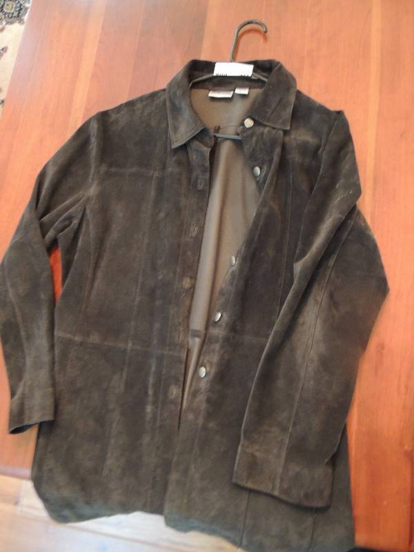 lot 331 image: CHICOS
