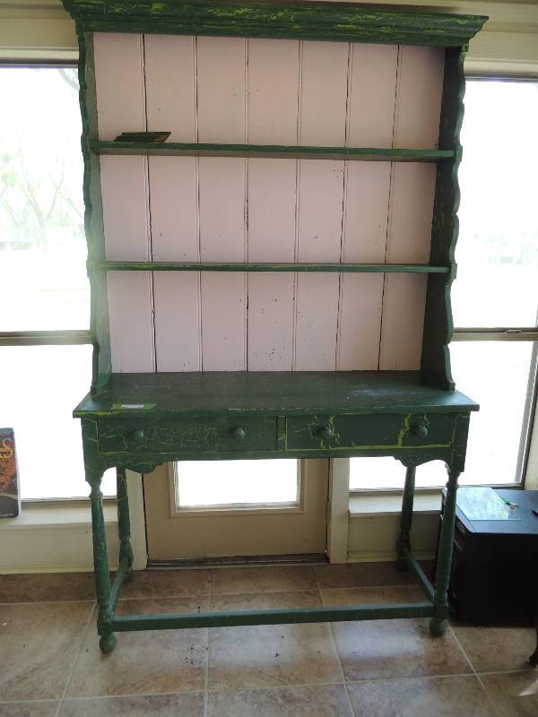 lot 38 image: FURNITURE