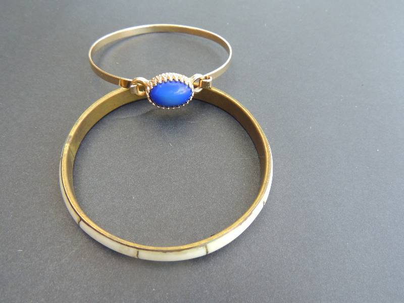 lot 313 image: JEWELRY