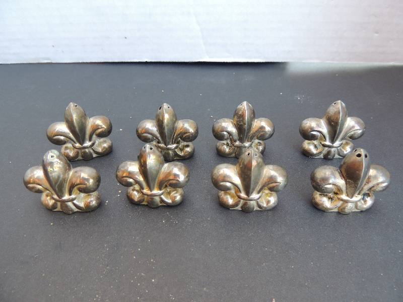 lot 297 image: SILVERPLATE