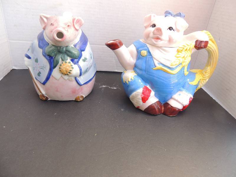 lot 336 image: PIGS