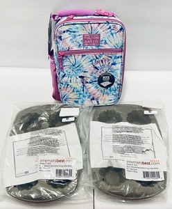 lot 27 image: Lot of 3 - New Kitchen Items - (1) Fulton Bag Co. Insulated Lunch Bag #9-67064-68-01 - Purple & (2) New Silicone Decorative 6 Cup Cake Molds #1923 - Gray