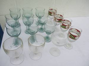 lot 26 image: Mixed Lot goblet glasses