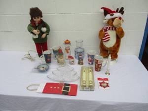 lot 44 image: Mixed Christmas Lot.