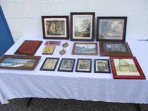 lot 20 image: Lot of mixed Photos and others-Some vintage