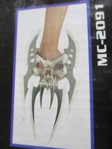 lot 8 image: NEW-Skull Mayhem Fantasy Knife With Display Board