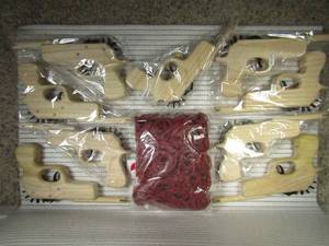 lot 80 image: 9 Rubber band guns and large pack of rubber bands