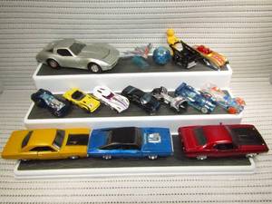 lot 91 image: 15 Toy cars including brands Hotwheels and Jade