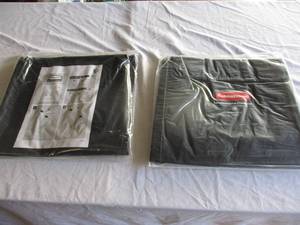 lot 122 image: Rubbermaid Commercial Products-#1881782, 2 pcs. 4 Bushel X Cart Vinyl Bag only