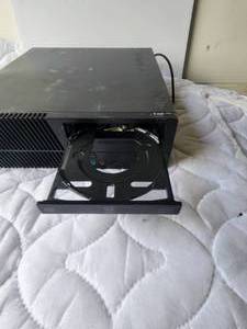 lot 28 image: Lenovo ThinkCentre Computer - came on