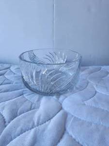 lot 43 image: Large 8-inch crystal bowl