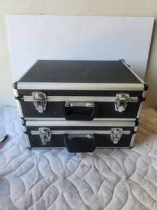 lot 59 image: Selection of 2 cases with contents