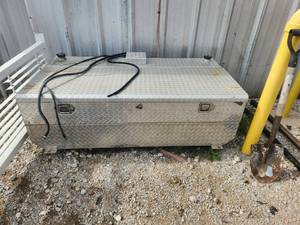 lot 96 image: Diamond plated - combo truck toolbox and fuel tank