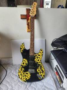 lot 152 image: Batman Guitar from Six Flags of Texas