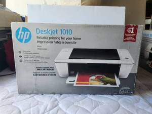 lot 119 image: HP Deskjet 1010 printer