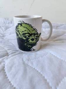 lot 126 image: Yoda coffee mug