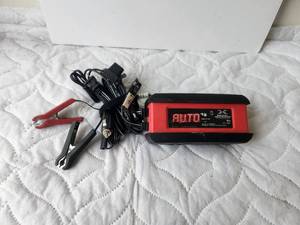 lot 157 image: Battery eXtender charger