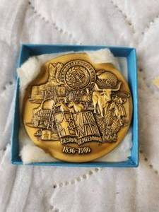 lot 175 image: Texas Sesquicentennial 1836-1986 medallion