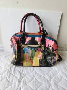 lot 189 image: Nicole Lee purse