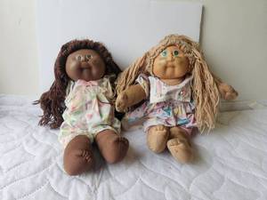 lot 174 image: Selection of 2 Cabbage patch kids dolls