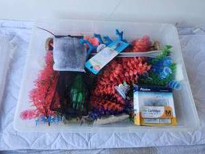 lot 183 image: Bin of fish tank accessories