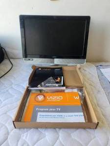 lot 191 image: Vizio Monitor - no cord