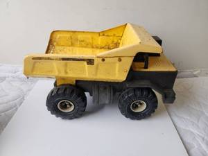 lot 231 image: Vintage Tonka dump truck