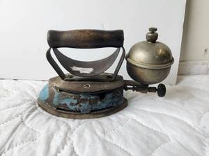 lot 245 image: Vintage gas iron