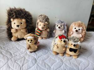 lot 218 image: Selection of stuffed hedge hogs