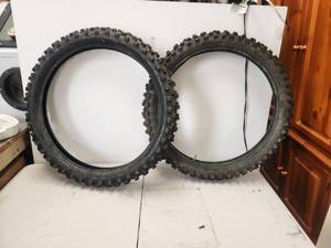 lot 259 image: Set of Dunlop 80100-21 motorcycle tires