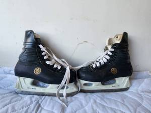 lot 222 image: Pair of Micron Medalic Ice Skates