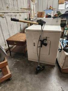 lot 221 image: Sigma 23 trolling motor - no prop