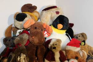 lot 51 image: Lot of Boyds Bears and TY Beanies