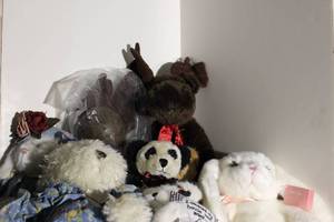 lot 58 image: Misc. Lot of Boyds Bears as shown in picture