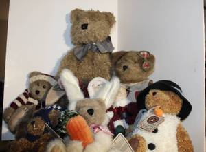 lot 75 image: Misc. Lot of Boyds Bears, Some of the Larger Bears Included