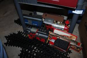 lot 78 image: Vintage Train Set