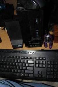 lot 120 image: Aspire Home Computer Tower With Accessories, (Keyboard, mouse, speakers, and webcam)