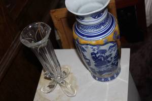lot 146 image: Shelf and Contents