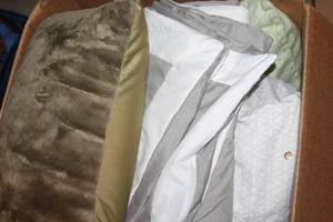 lot 155 image: Queen Comforter and 3 Complete Sheet Sets