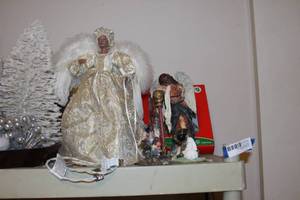 lot 183 image: Christmas Tree topper and other Christmas items as shown in pictures