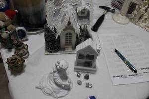 lot 206 image: Christmas Home Decor as shown