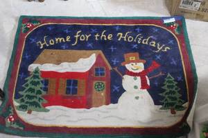 lot 227 image: Christmas Rug 30x40