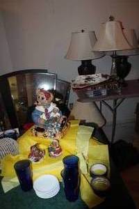 lot 288 image: Bear Cookie Jar and Salt & Pepper Shakers and Other items as Pictured