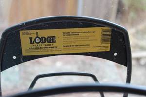 lot 300 image: New Cast Iron Skillet Holder
