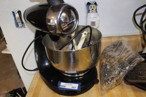 lot 351 image: Sunbeam Stand Mixer