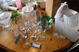 lot 354 image: Misc Kitchen Items Pictured as Shown